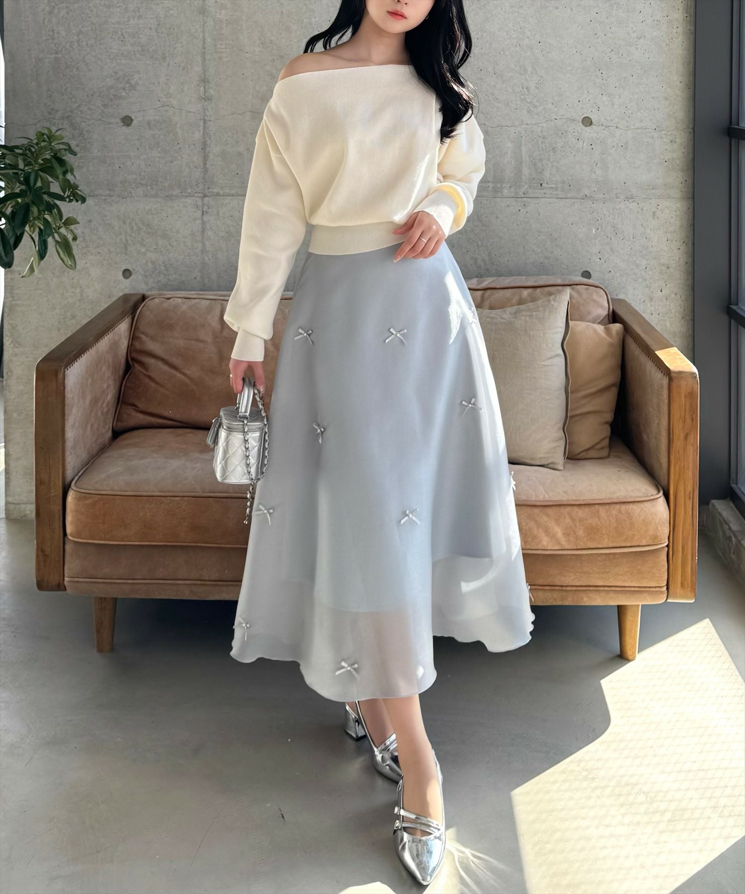 リボン付きフレアスカート ホワイト ウエストリボン付きラメシアーフラワープリントフレアスカート