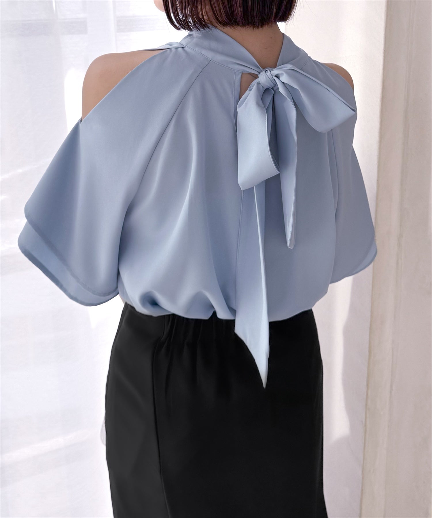 オープンショルダーフレアスリーブブラウス CLEAR BASIC