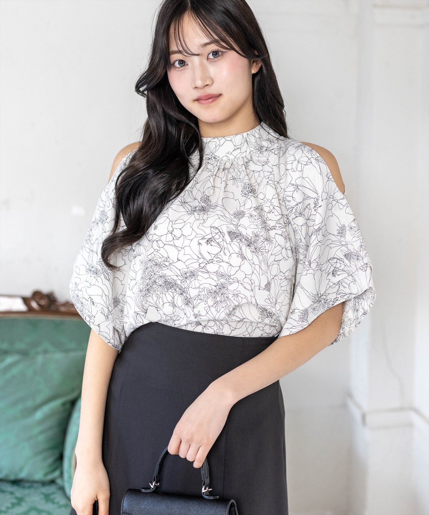 CLEAR BASIC≪再入荷≫オープンショルダーフレアスリーブブラウス