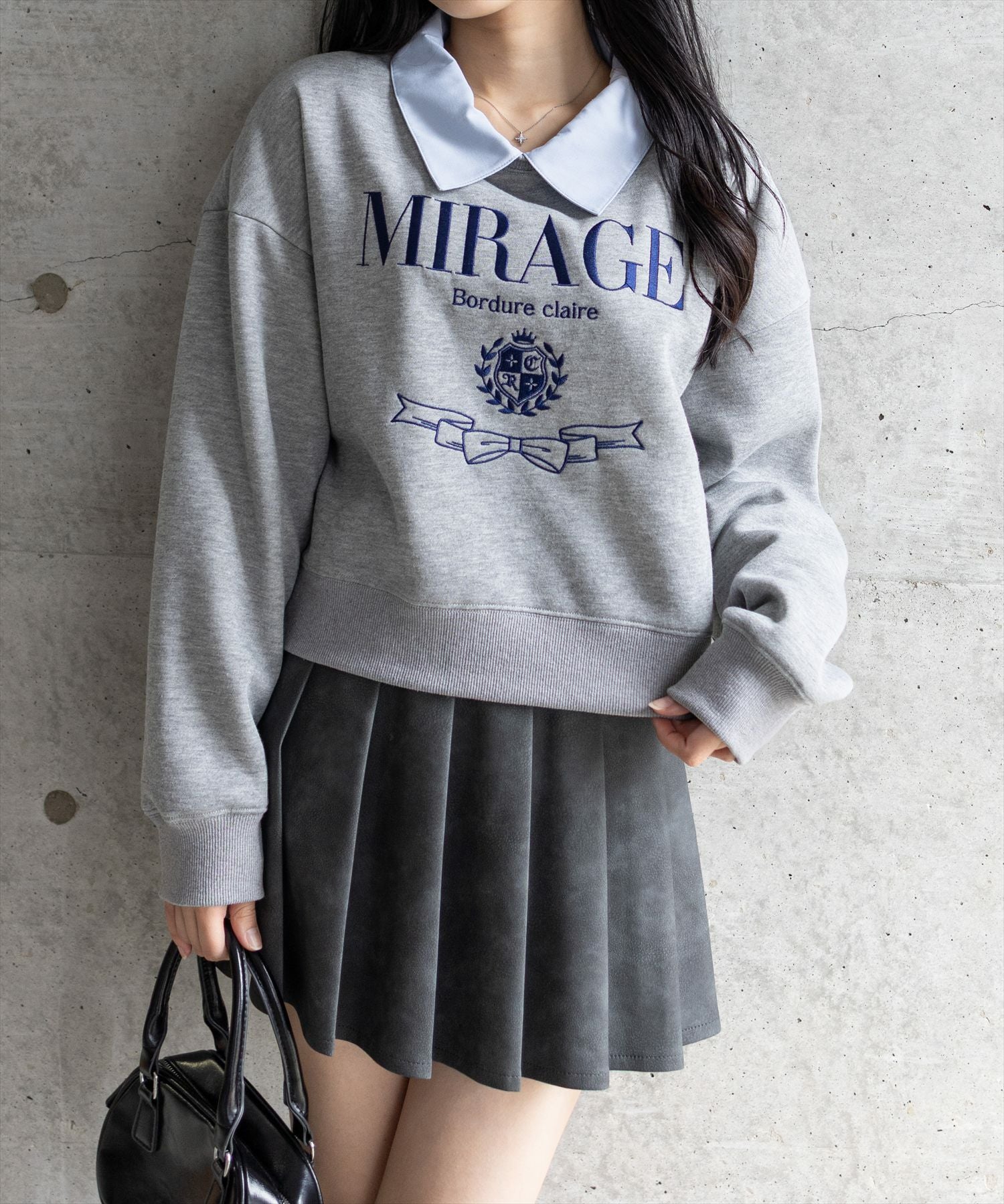 threetimes スウェット　チャコール　シズニルック　韓国 clear≪再入荷≫襟付き刺繍ロゴスウェット[CL9356] | レディース