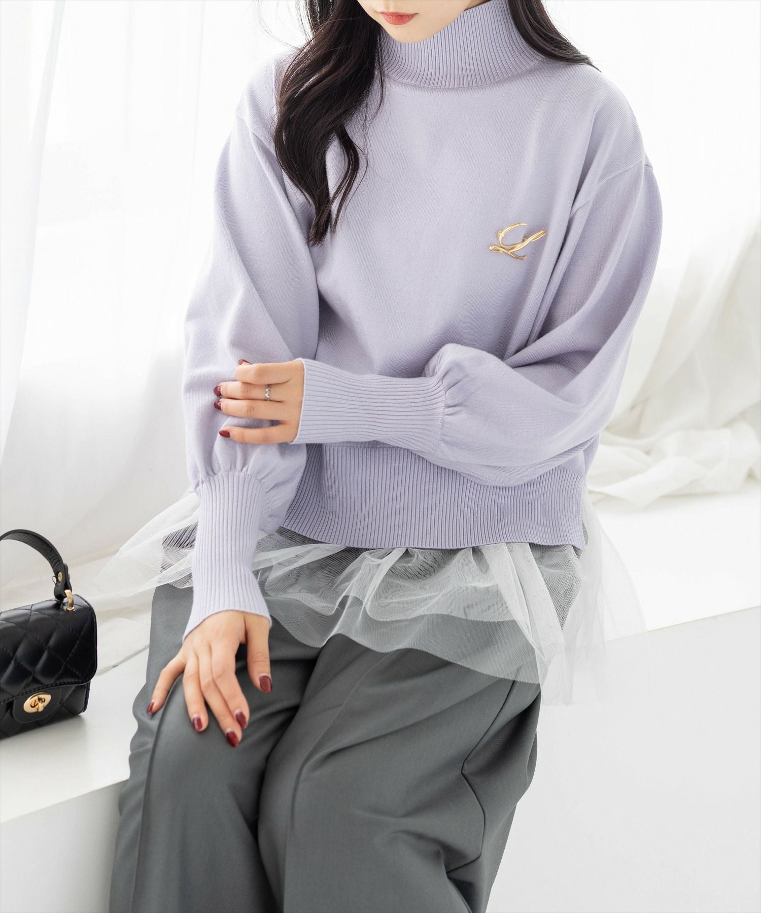 CLEAR BASIC≪新色追加≫ブローチ付きハイネックニットトップス