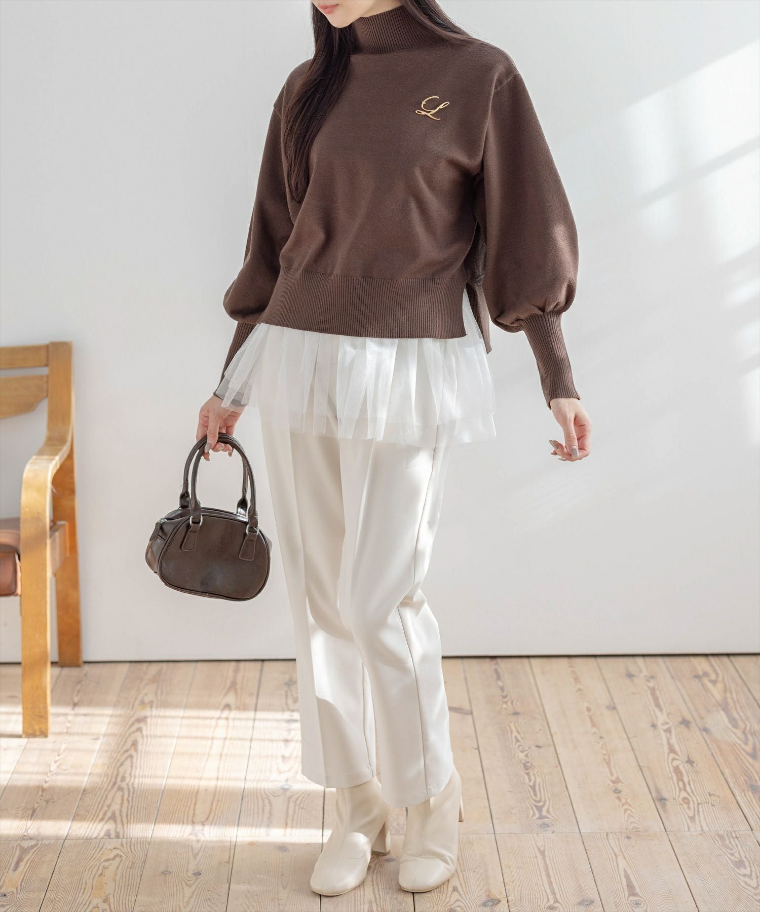 CLEAR BASIC≪新色追加≫ブローチ付きハイネックニットトップス