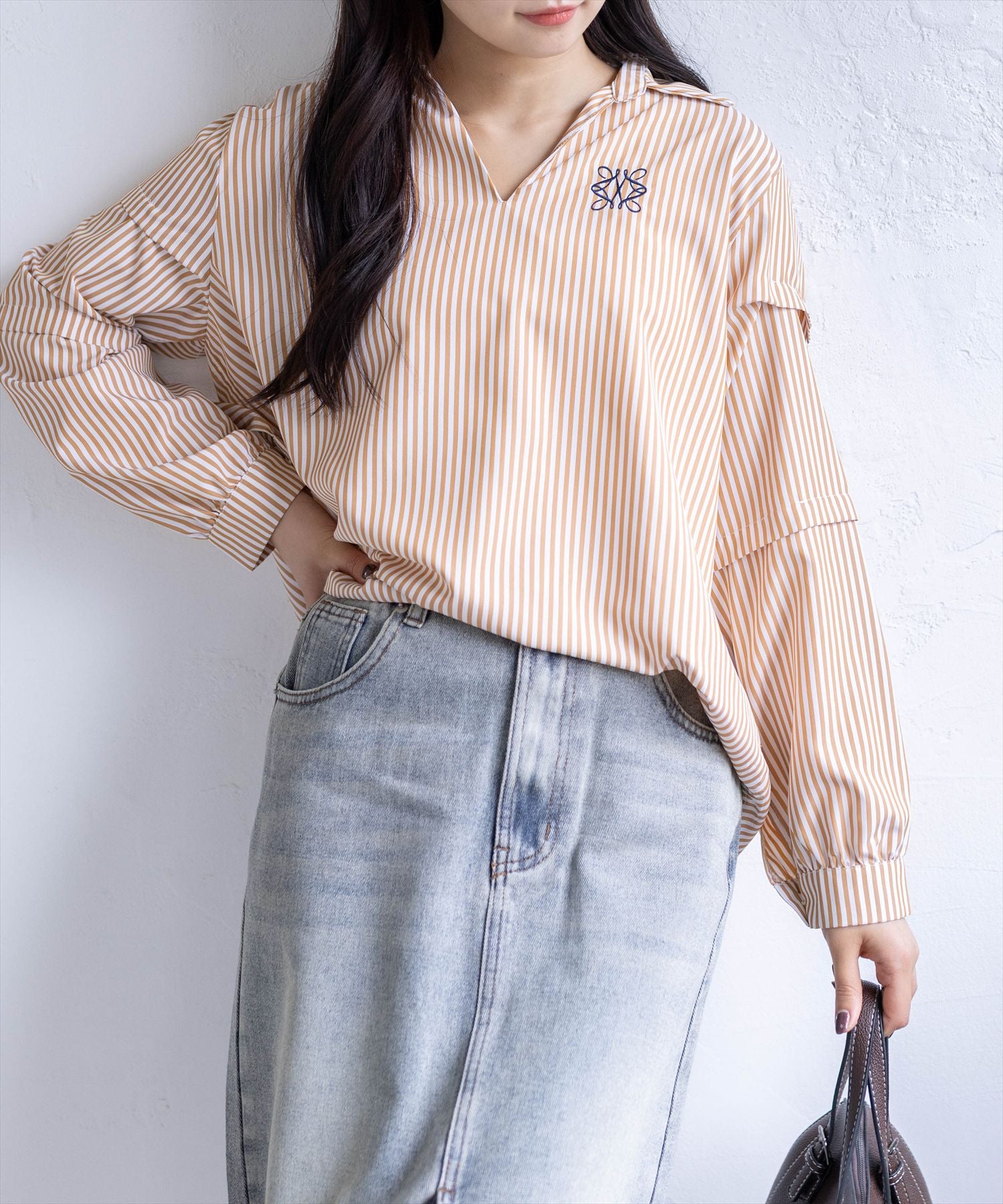 CLEAR BASIC ワンポイント刺繍袖タックストライプシャツ[CL9682