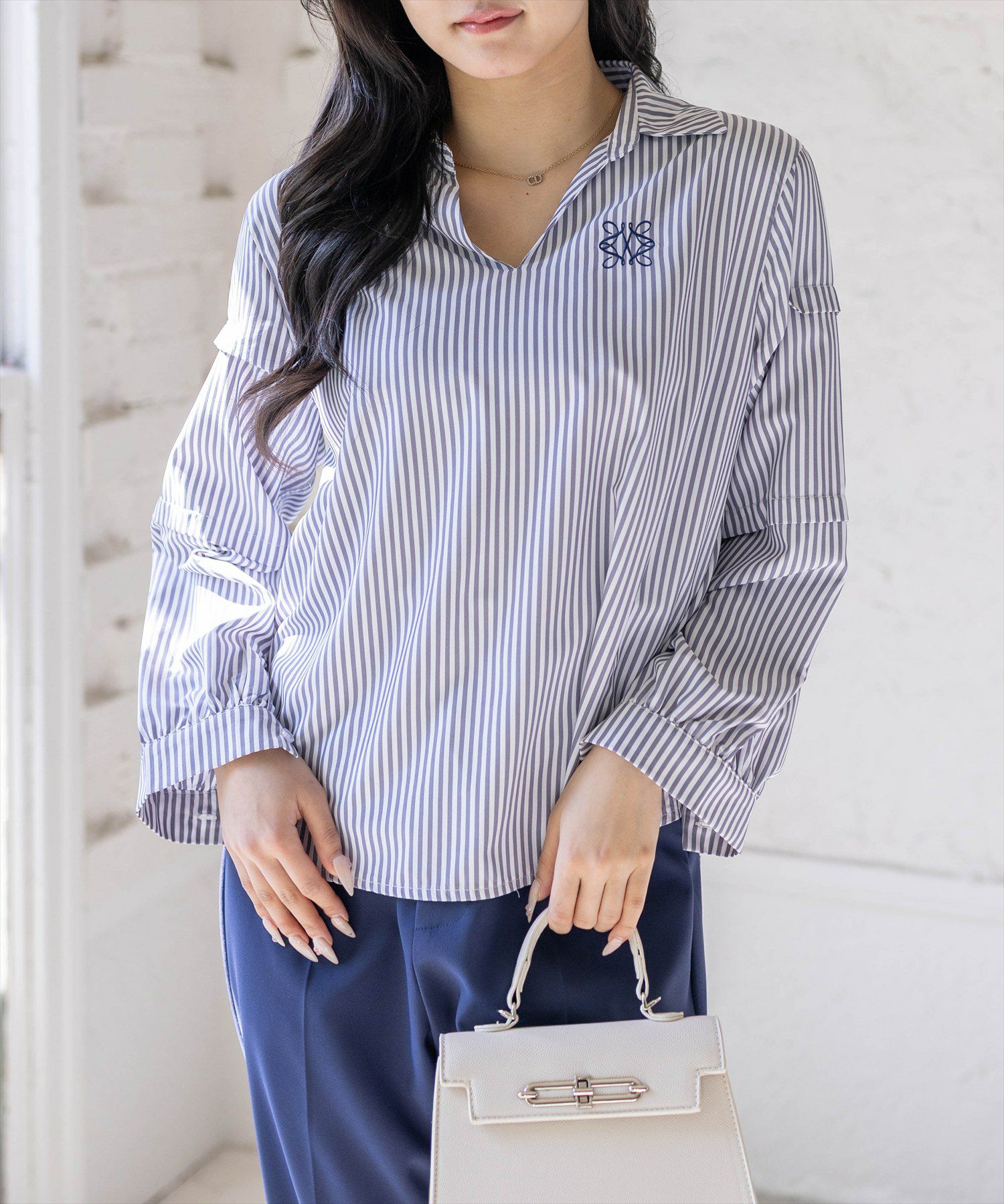CLEAR BASIC ワンポイント刺繍袖タックストライプシャツ[CL9682