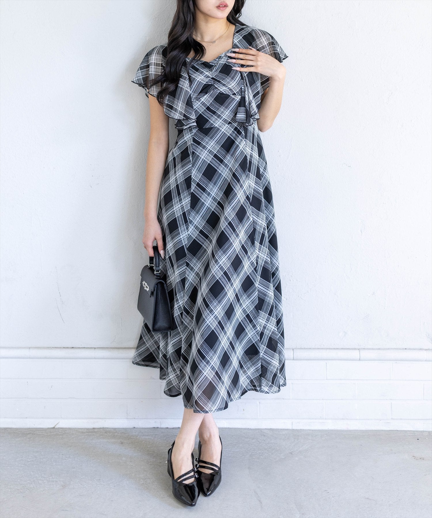 CLEAR BASIC≪再入荷≫フロントギャザーフレアスリーブワンピース