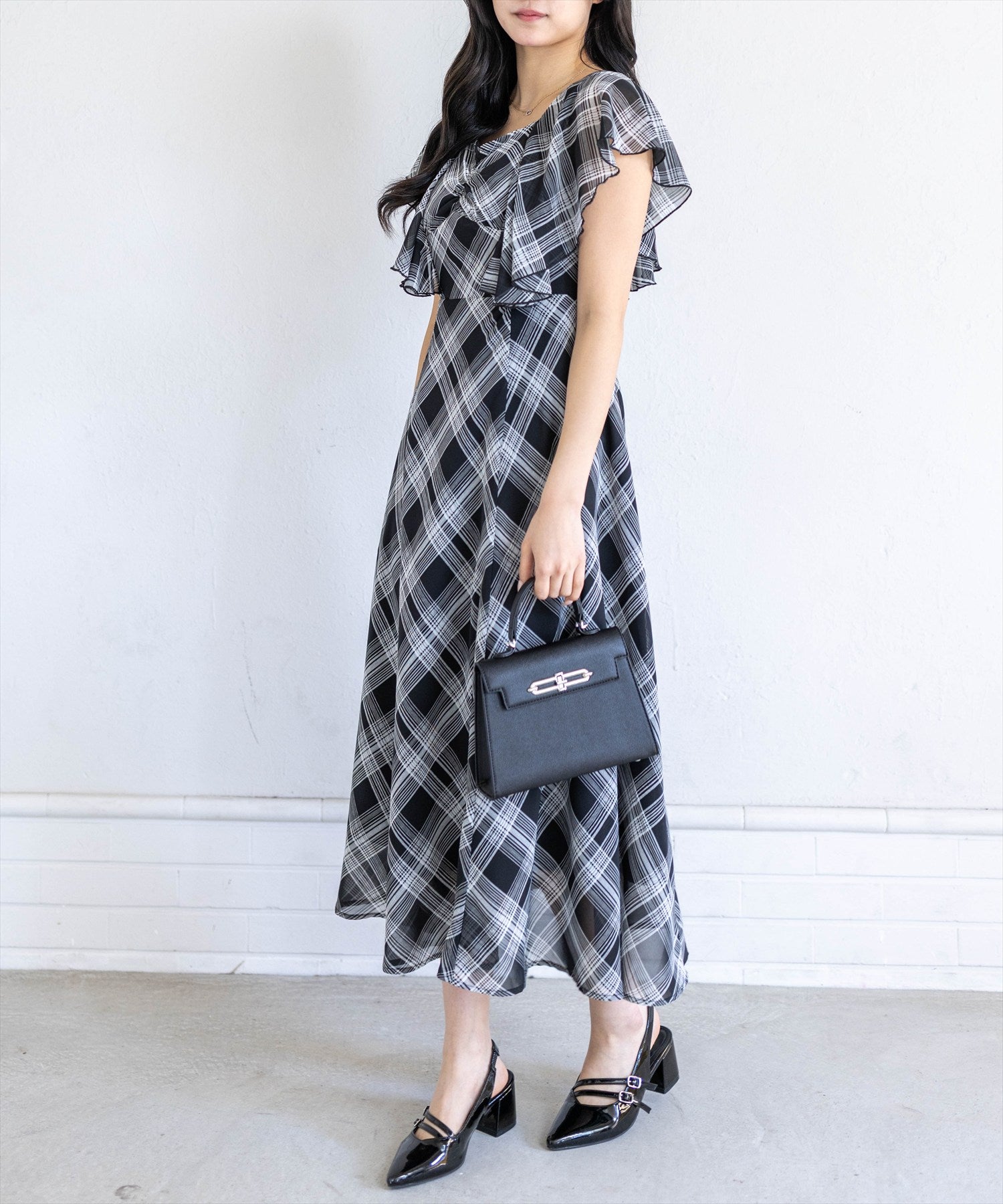 CLEAR BASIC≪再入荷≫フロントギャザーフレアスリーブワンピース