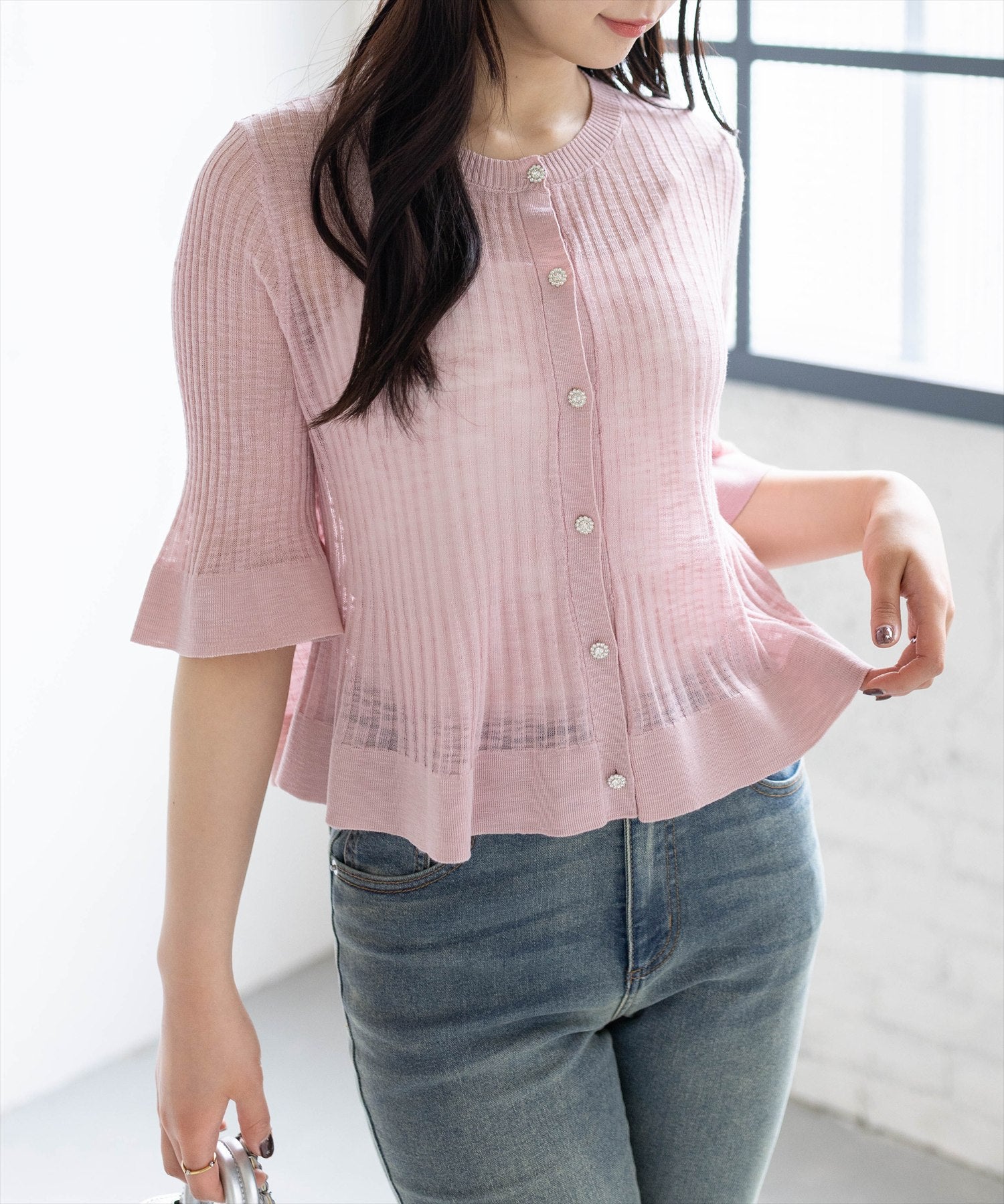 美品✨21SS フォクシー ビジューボタン ✨6.1万 春夏シアーカーディガン ビジューボタンシアーカーディガン レディース｜フリルニット CLEAR