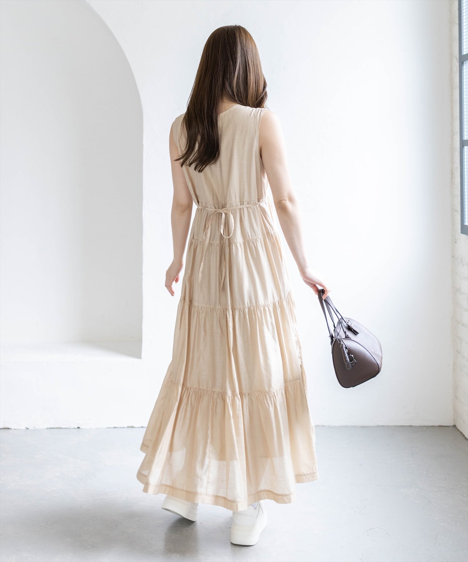 CLEAR BASIC≪再入荷≫Vネックノースリーブティアードワンピース