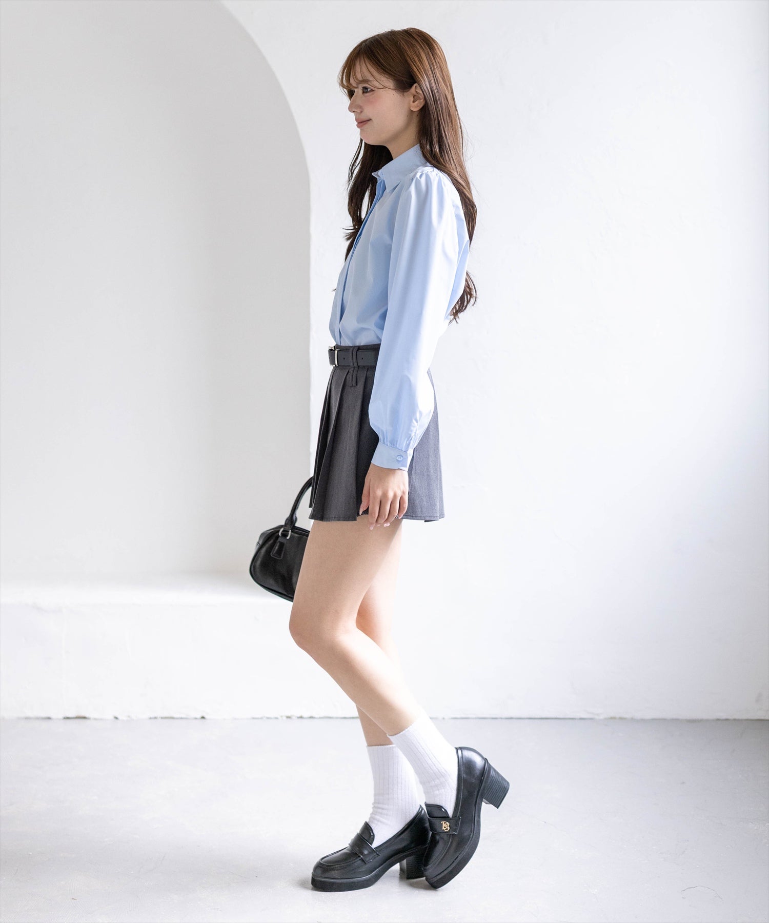 MAISON KITSUNÉ グレー ミニスカート clear≪新作≫ベルト付きプリーツミニスカート[CL9900] | レディース