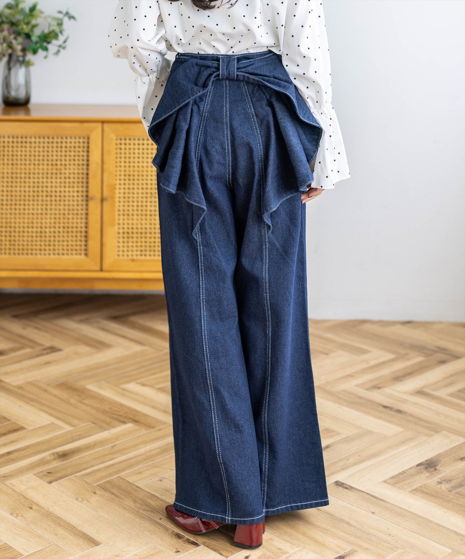 バックリボンワイドデニムパンツ レディース｜トレンドデニム | clear