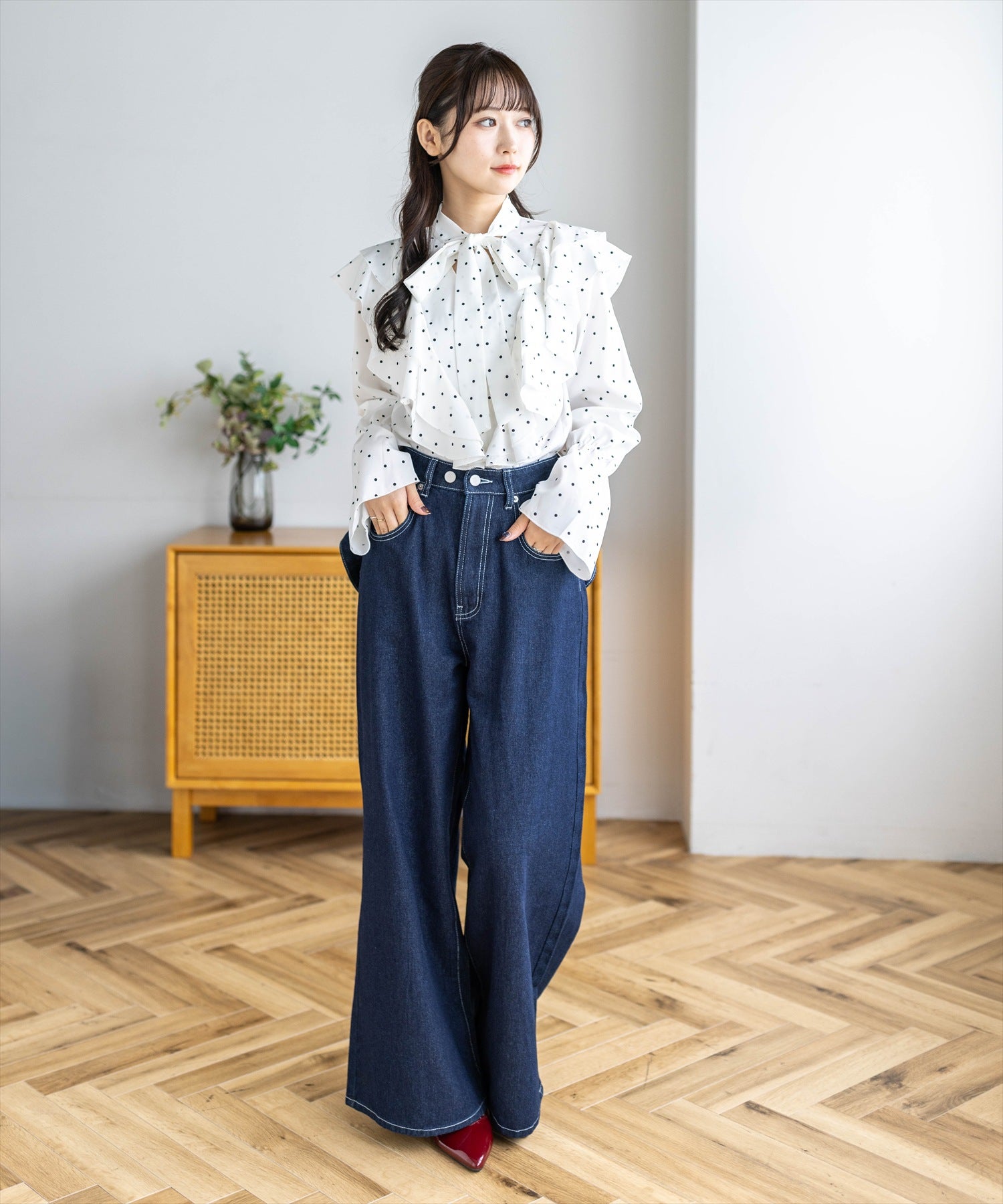 バックリボンワイドデニムパンツ レディース｜トレンドデニム | clear