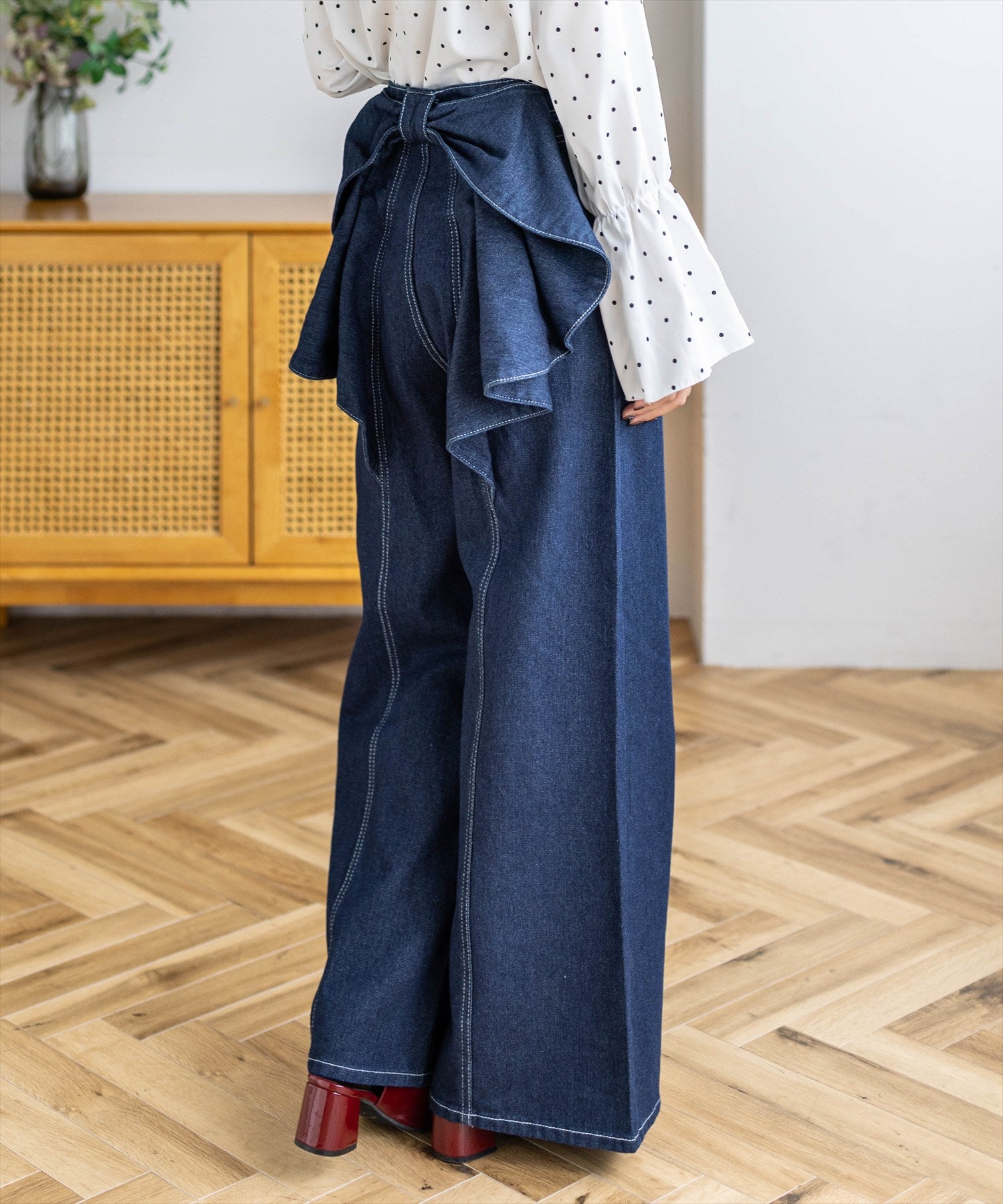 バックリボンワイドデニムパンツ レディース｜トレンドデニム | clear