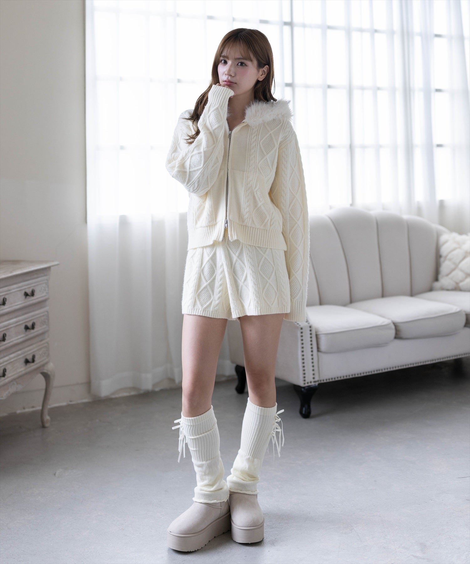 161cm/アイボリー着用
